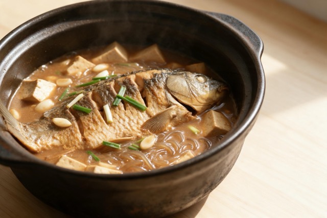 铁锅炖鲤鱼